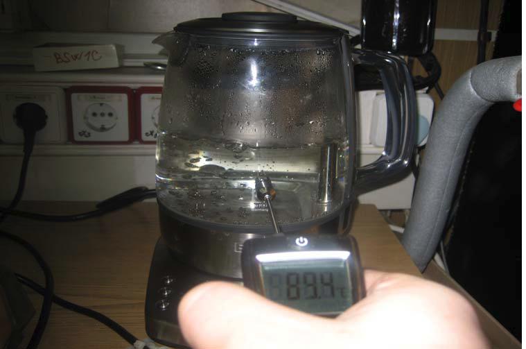 Измерение температуры корпуса чайника